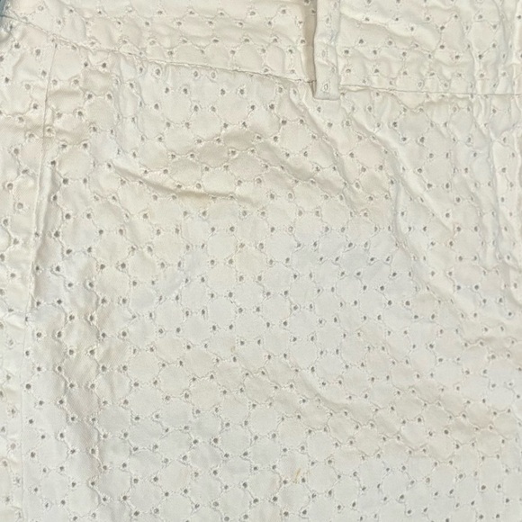 Talbots White Eyelet Shorts Size 12 Mid Rise Flat Front 5" Inseam - Picture 5 of 7